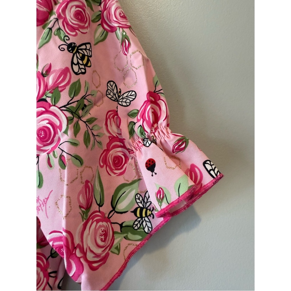 **FINAL PRICE** Women’s ‘Betsy Johnson’ medical scrub top - Picture 4 of 5
